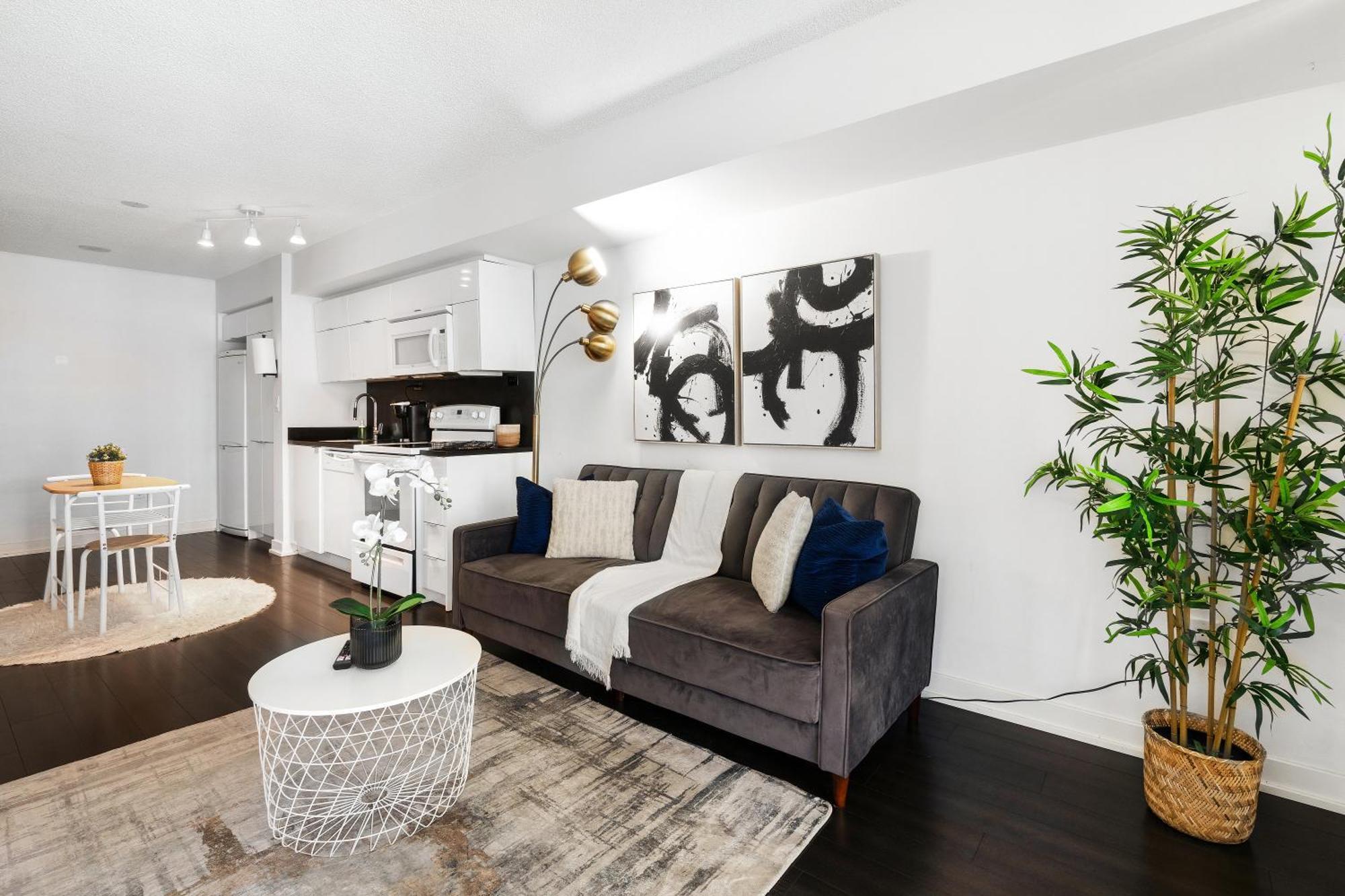 Exquisite Condos By Cn Tower With Parking 多伦多 外观 照片